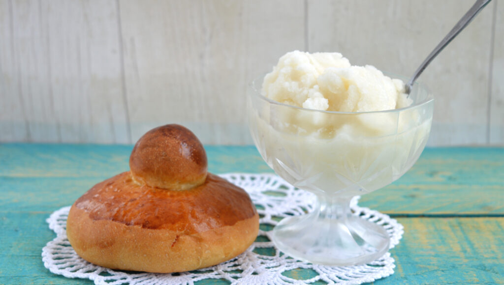 Brioche col tuppo e granita siciliana, fonte foto: www.unicornseatcookies.it